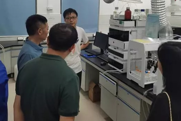 ZDPIGMENTS have scientific research exchanges with Guangdong university